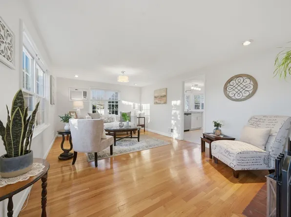 70 Farrell Rd, Lynn, MA 01905