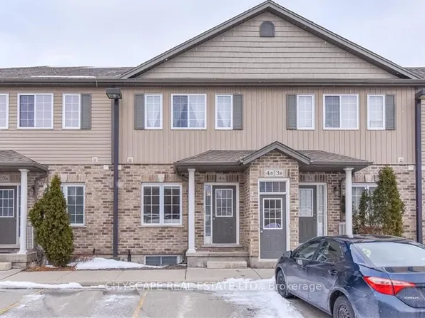 38 Howe Dr #4A, Kitchener, ON N2E 0E3
