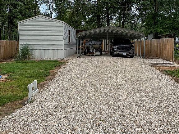2nd image of 1161 Hidden Oaks Dr