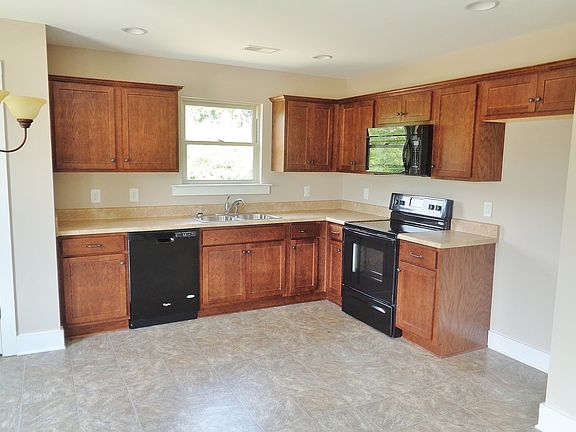 2nd image of 940 Moonlite Dr