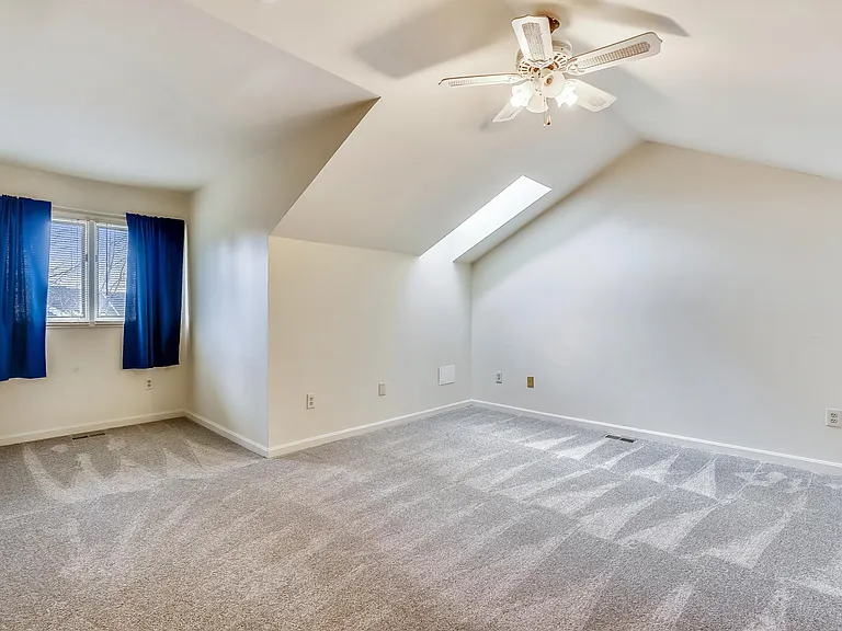 5205 Columbia Rd #9 — Photo 17