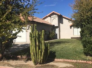 5055 Essex Dr, Palmdale, CA 93552