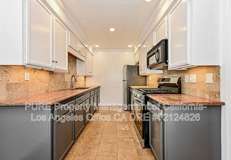1527 Harvard St #7 — Photo 3