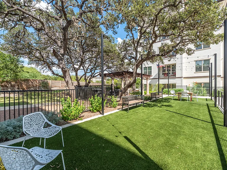 Overture Stone Oak 55+ Apartment Homes — Photo 14