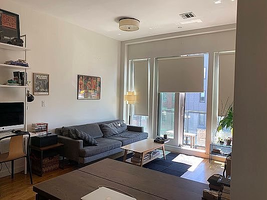 4th image of 135 Metropolitan Ave APT 4C