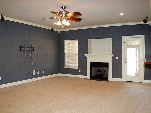 5th image of 692 W Partridge Dr