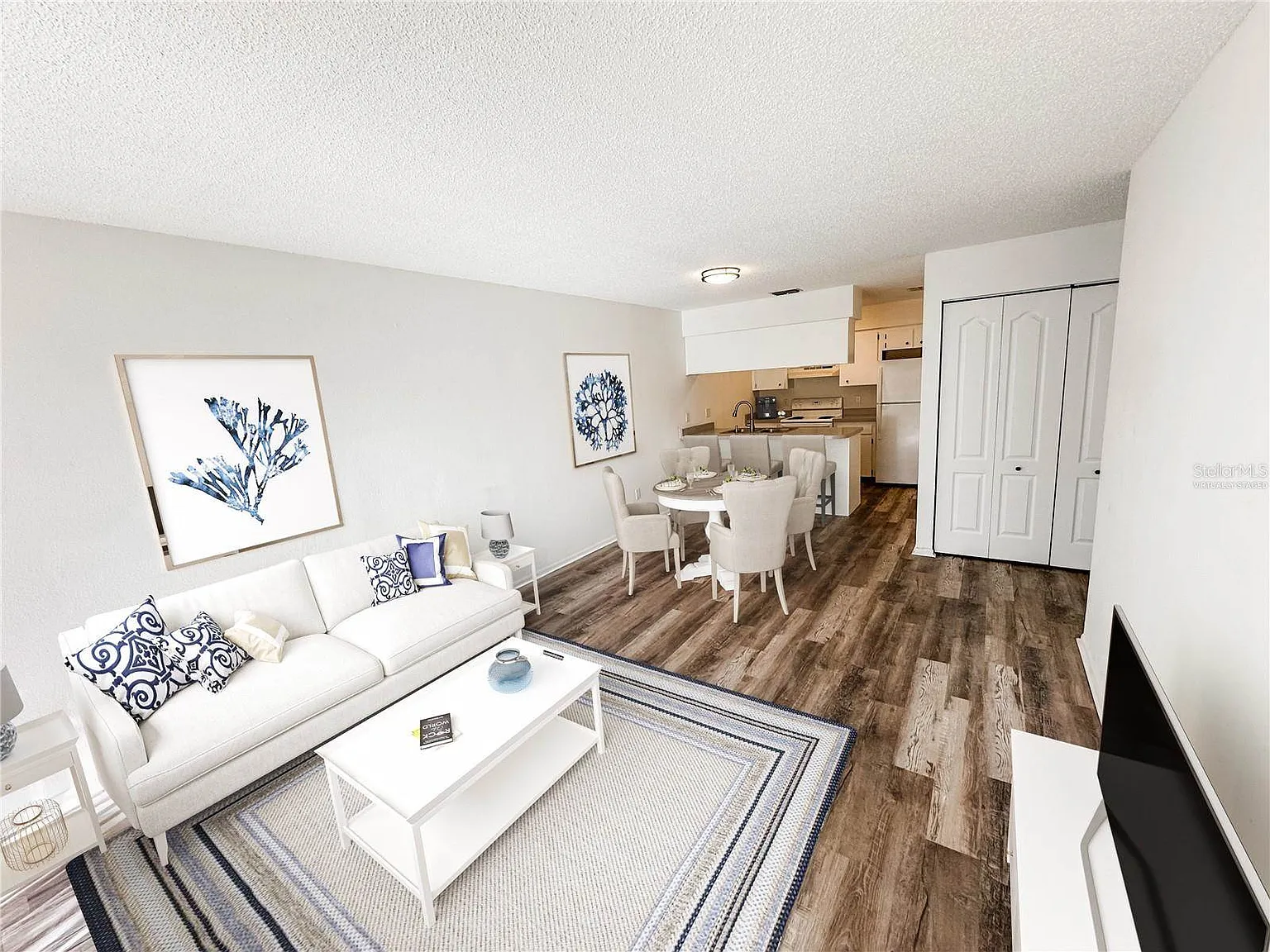 2 bed, 1008 sqft, $1,350 — Photo 3