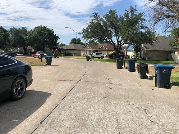5th image of 10241 Leatherwood Dr