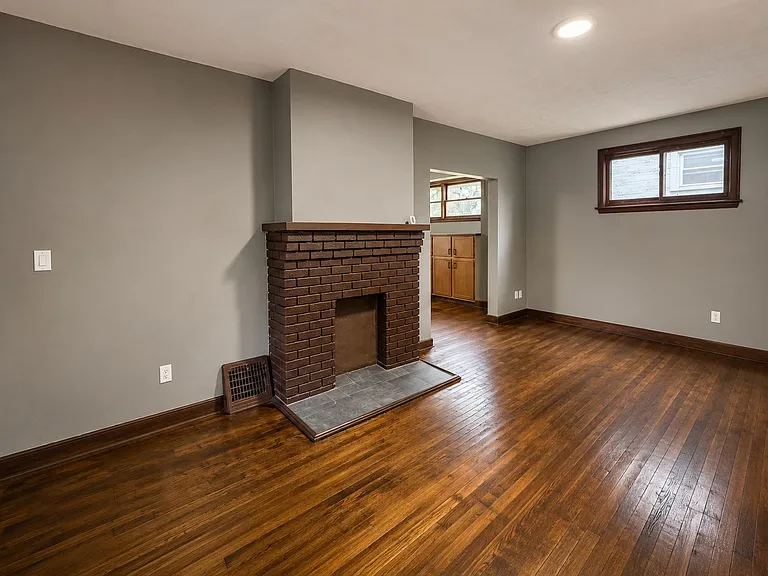 142 Western Ave — Photo 2