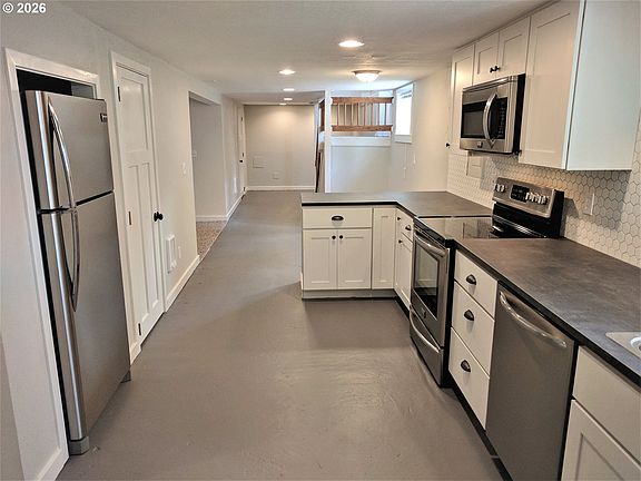 3rd image of 6313 SE 92nd Ave