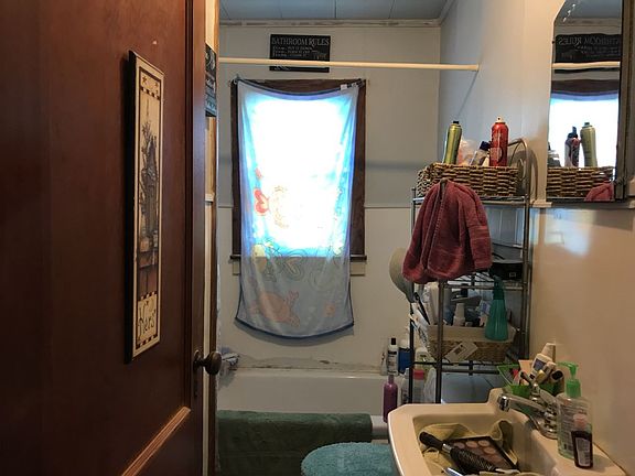 3rd image of 108 Belton Ave