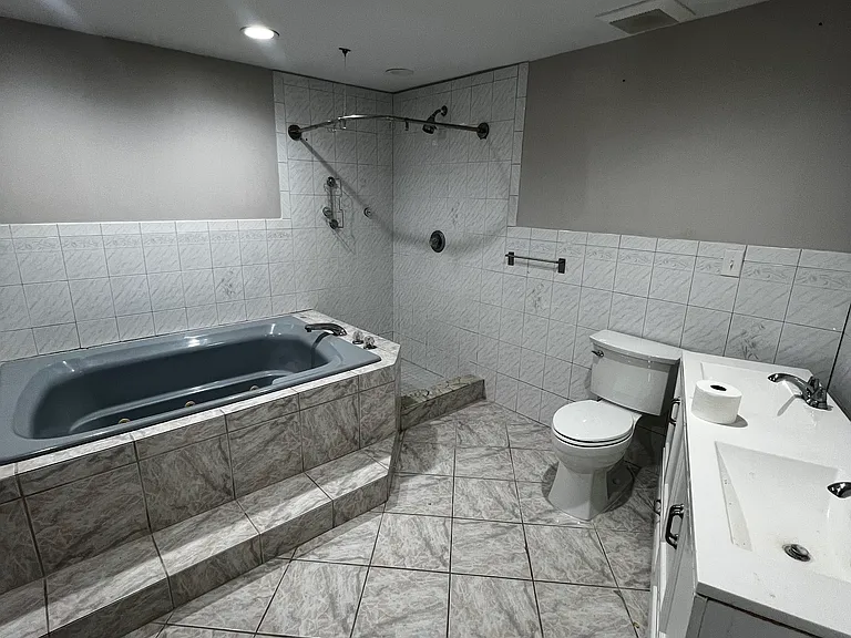 Edwards Pl — Photo 5
