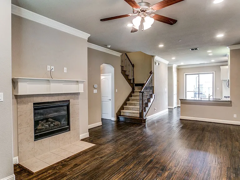 809 Milton Way — Photo 3
