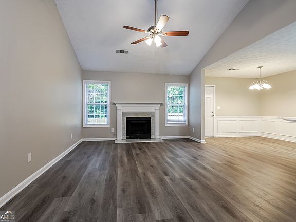 4th image of 1190 Hillary Ln