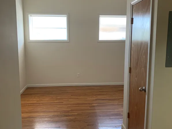 208 Main St #E, Narrows, VA 24124