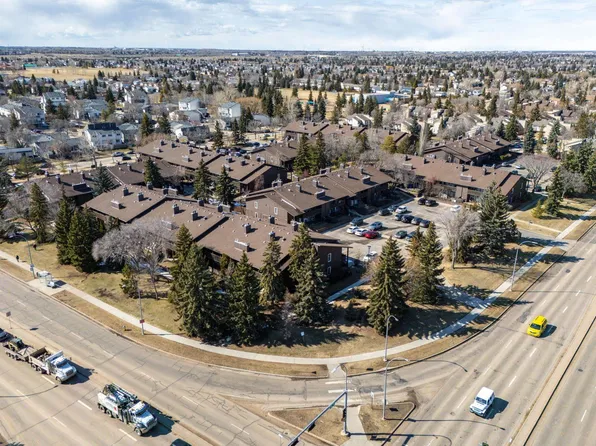 164 Surrey Gdns NW, Edmonton, AB T5T 1Z3