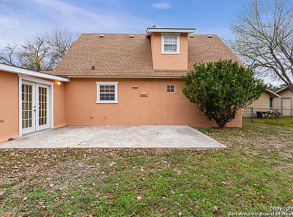 5th image of 2614 Misty Hollow St