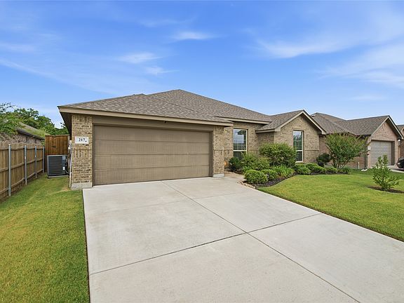 4th image of 217 Angelina Ct