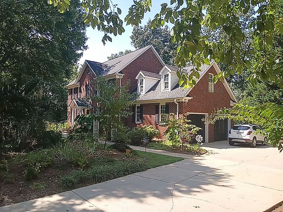 2nd image of 6447 Crosswinds Dr