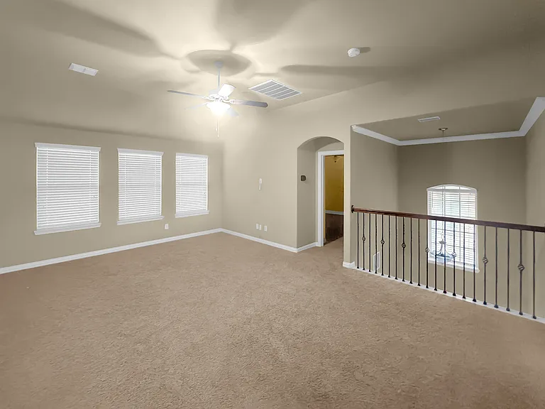 909 Blanco Ln — Photo 7