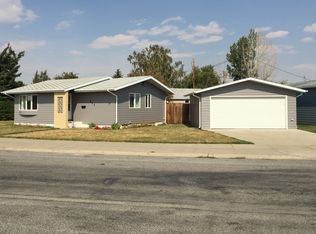 411 Circle Dr, Cut Bank, MT 59427