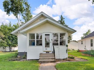 1016 H Ave NW, Cedar Rapids, IA 52405