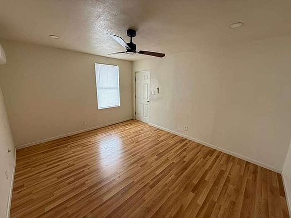 3rd image of 860 E 13th St #4
