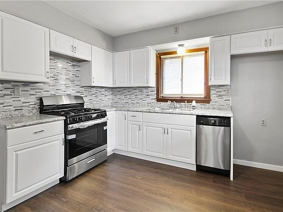 2nd image of 206 Washington St