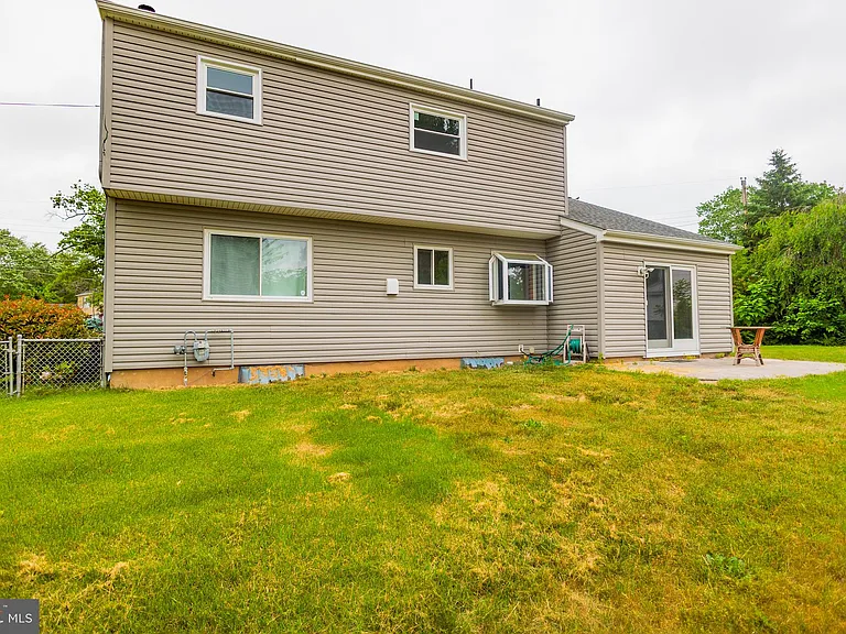 300 Macclelland Ave — Photo 3