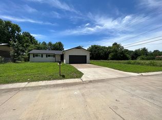 1102 S Southview Ln E, Skiatook, OK 74070