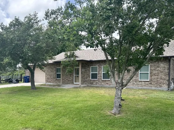 1057 Redwood Ave, Rockport, TX 78382