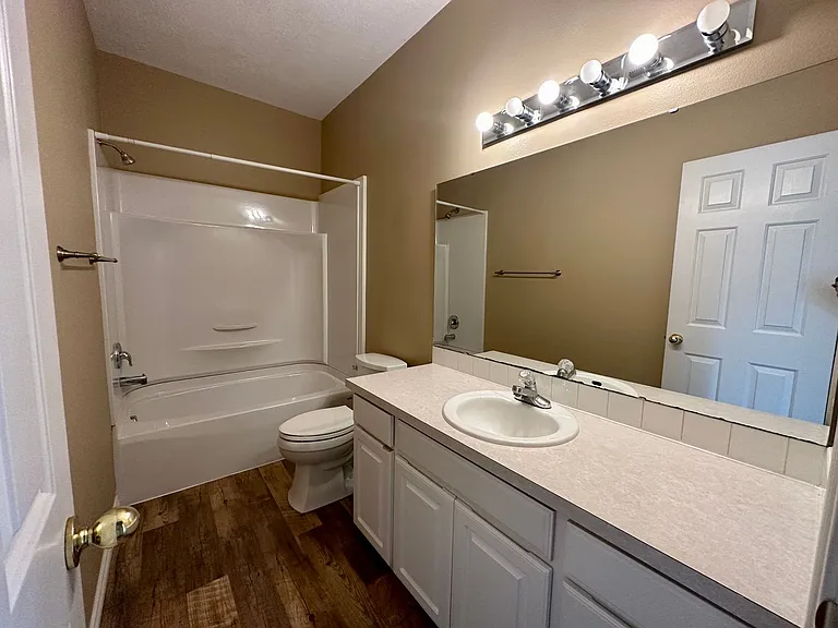 483 Yellowstone Dr S — Photo 18