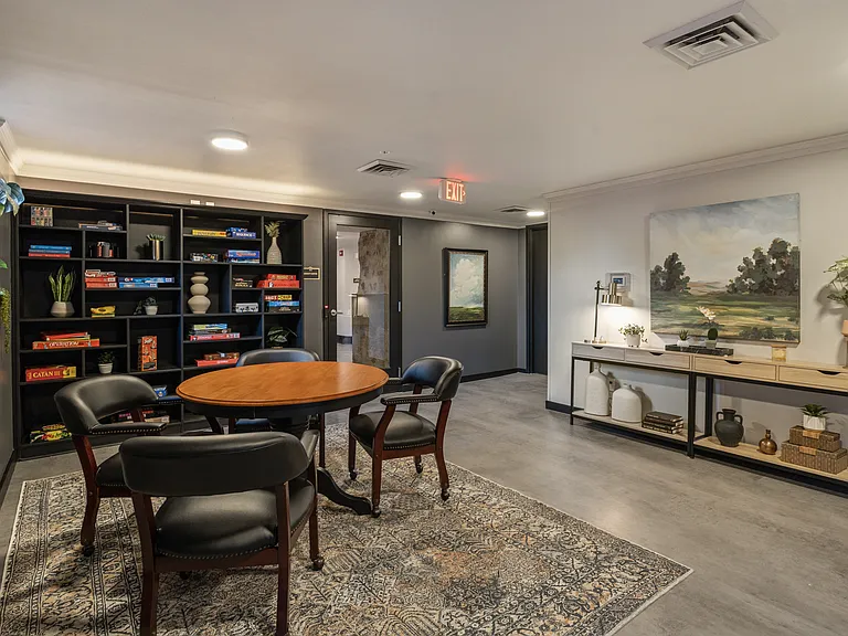 Rink Savoy Apartments — Photo 36