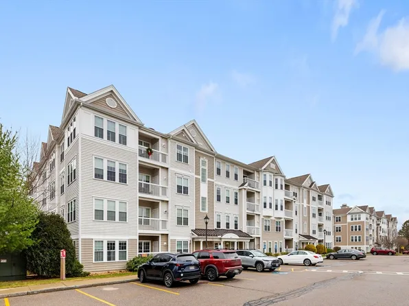 107 Clocktower Dr #208, Waltham, MA 02452