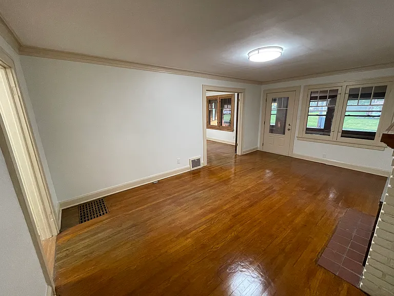 275 Forest Hill Dr — Photo 6