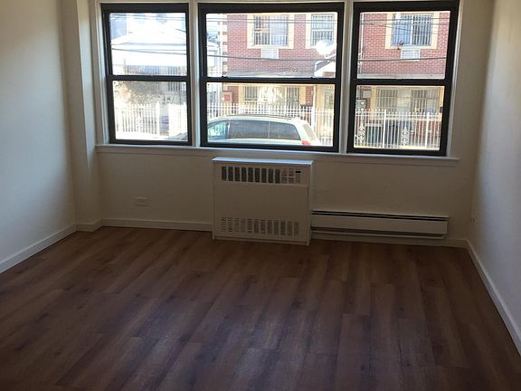 5th image of 10915 37th Ave APT 6C