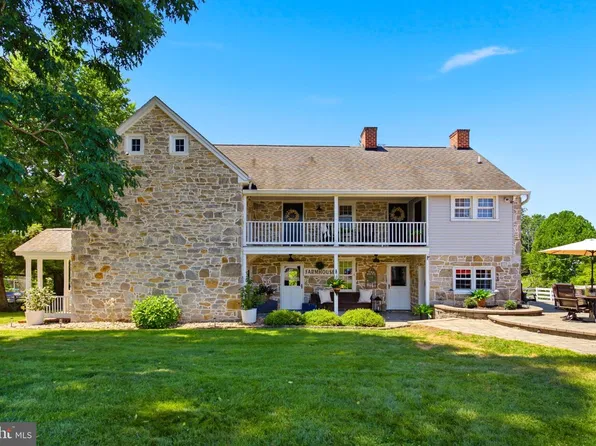 2120 Ropp Dr, Martinsburg, WV 25403