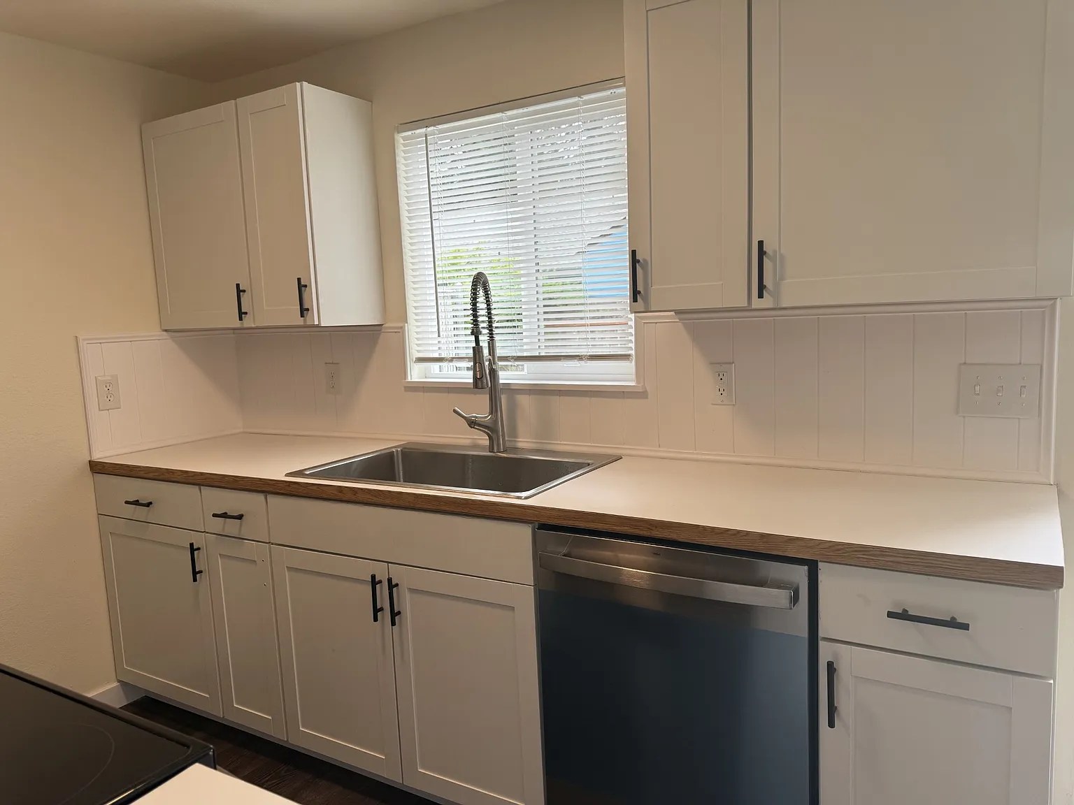 2 bed, 1.5 bath, 900 sqft, $1,595 — Photo 3