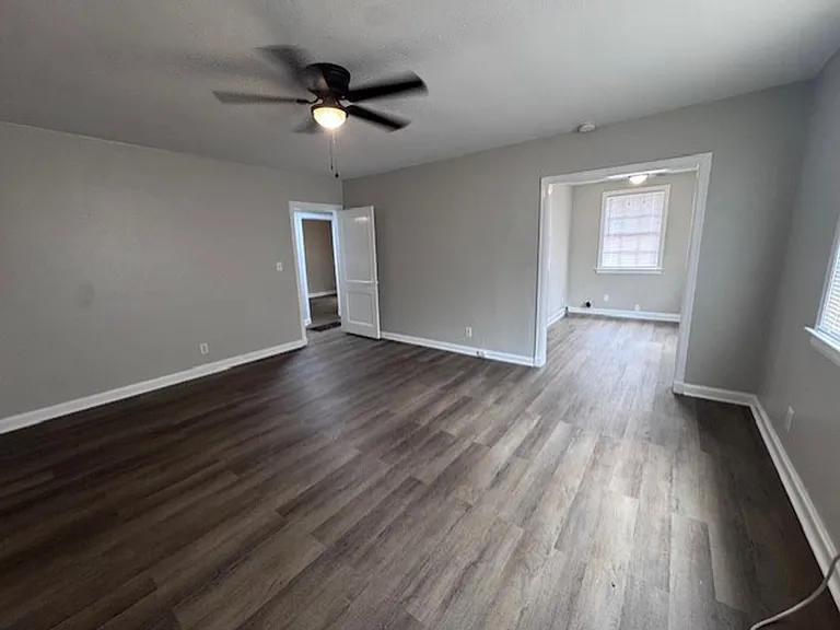 321 Olivia Ct — Photo 2
