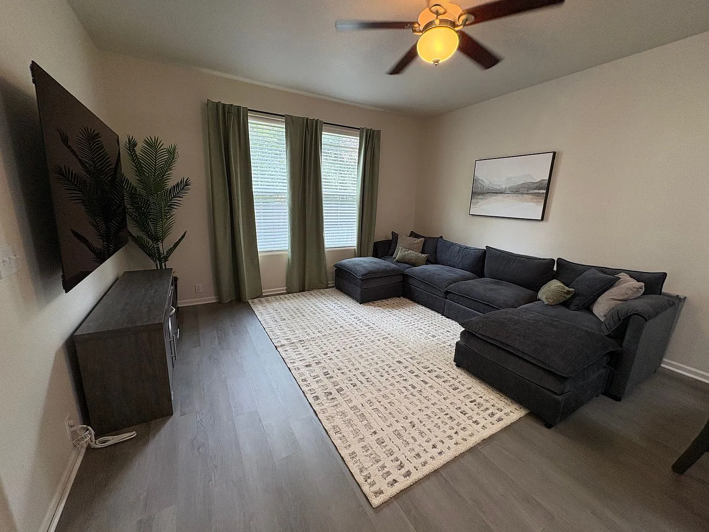 2 Bed 3 Bath Townhome Minutes from Ft. Carson!! — Photo 2