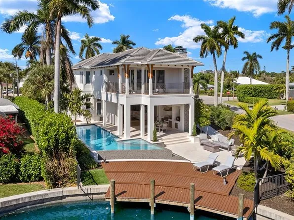 1800 Snook DR, NAPLES, FL 34102