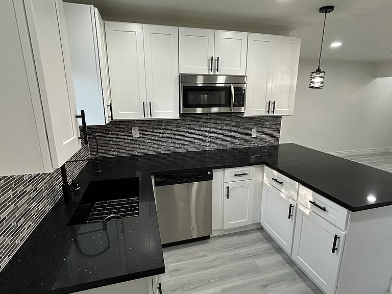 1819 Harding St — Photo 10