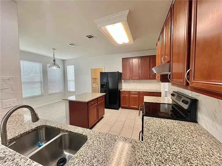 608 Trail Dust Dr — Photo 8