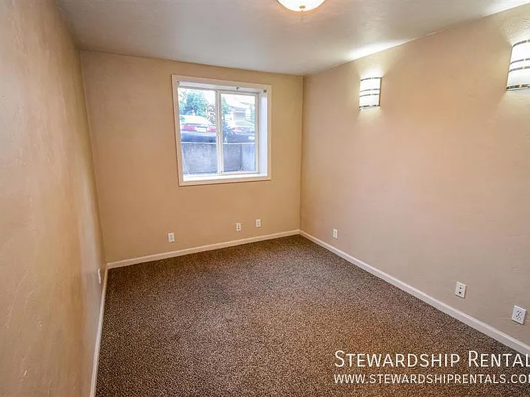 1825 Harris St #1 — Photo 11