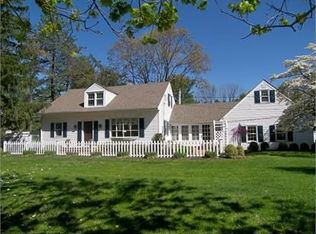 28 Valley Crest Rd, Lebanon, NJ 08833