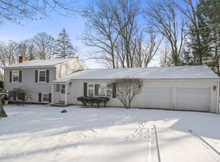 117 Acorn Dr, Glenville, NY 12302
