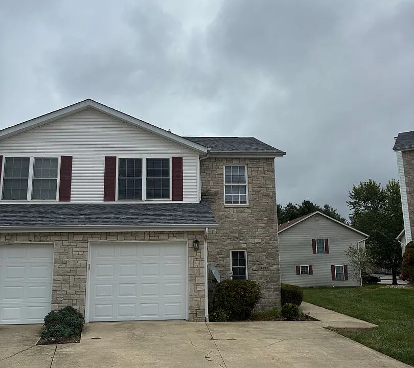2632 E Oaklawn Ct