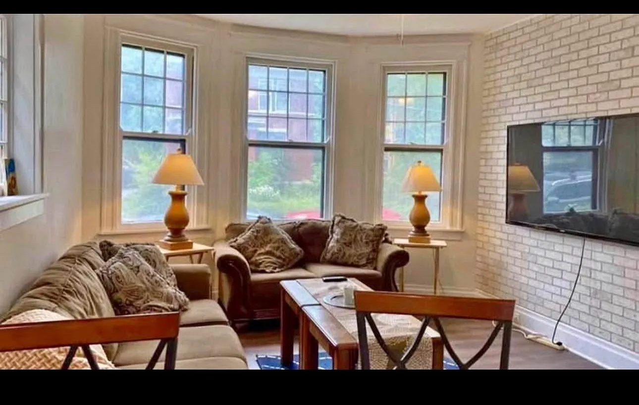 5 bed, $875 — Photo 1