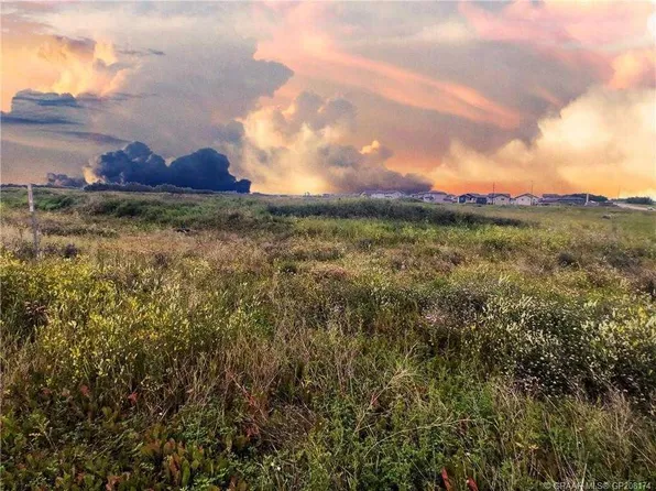 8401 92nd St, Grande Prairie, AB T8X 0E7