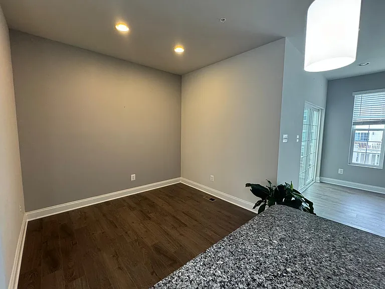 538 Calvert Way — Photo 8